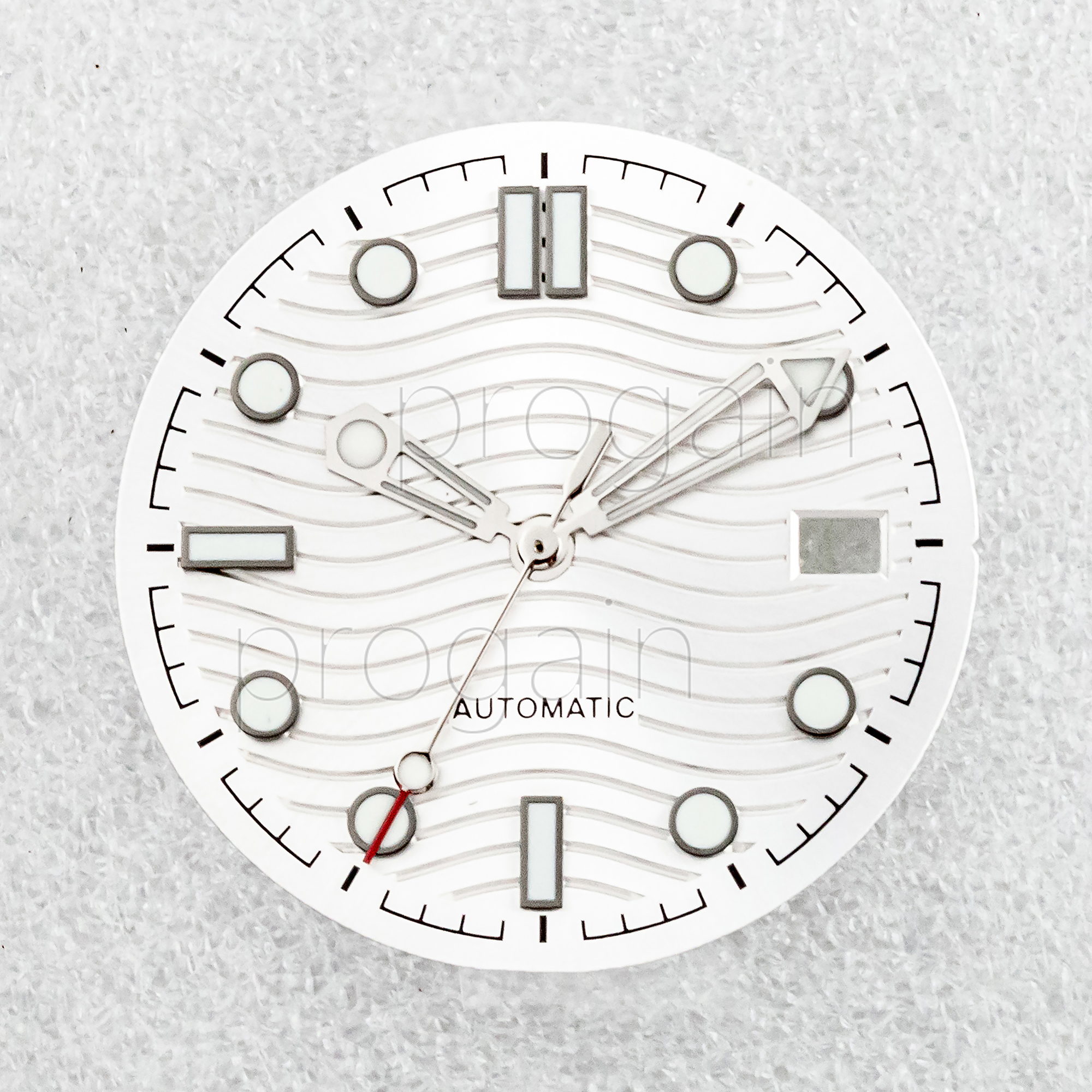 NH35 Dial Green Luminous Watch - مراجعة Luxury Watch With Green Dial وسعره