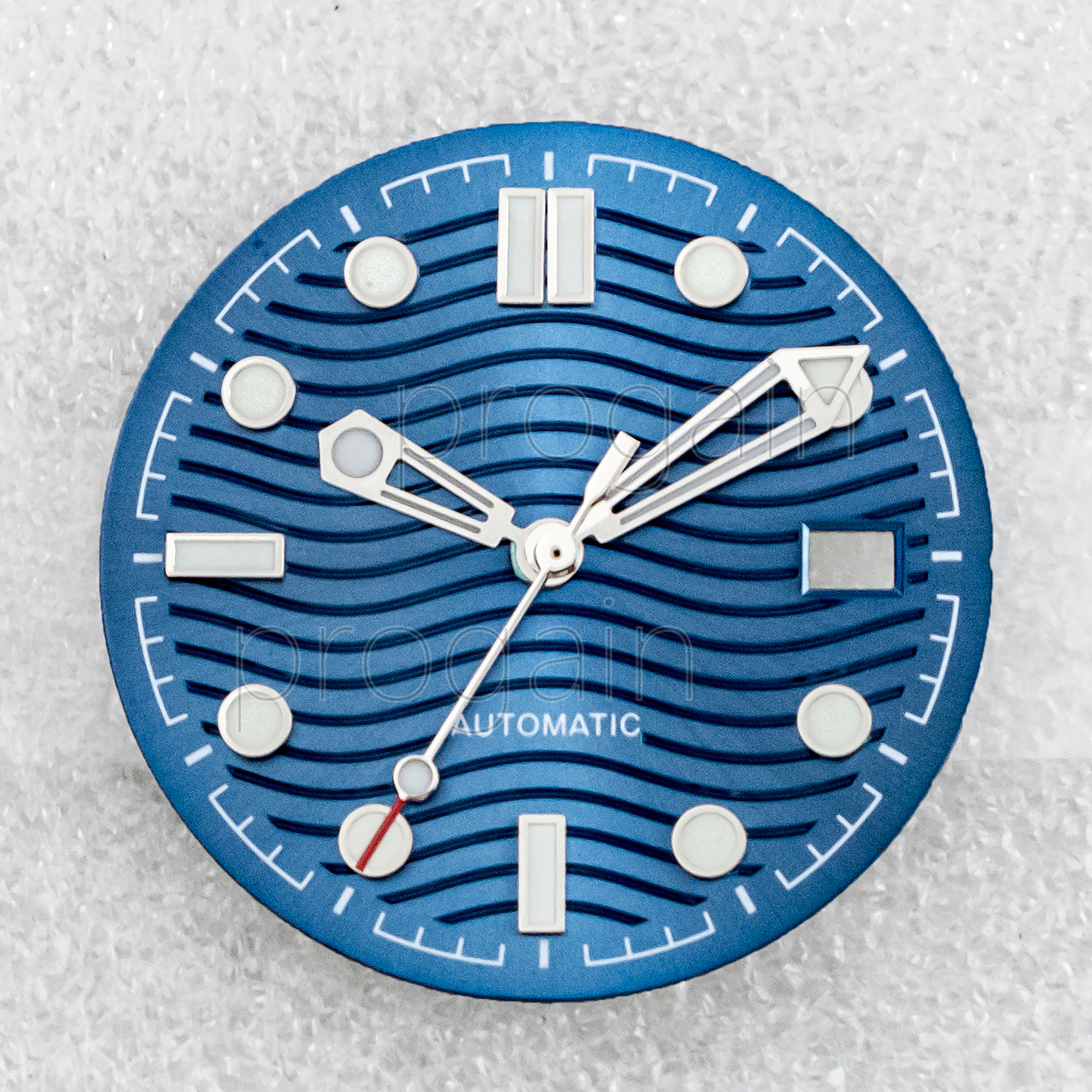 NH35 Dial Green Luminous Watch - مراجعة Luxury Watch With Green Dial وسعره
