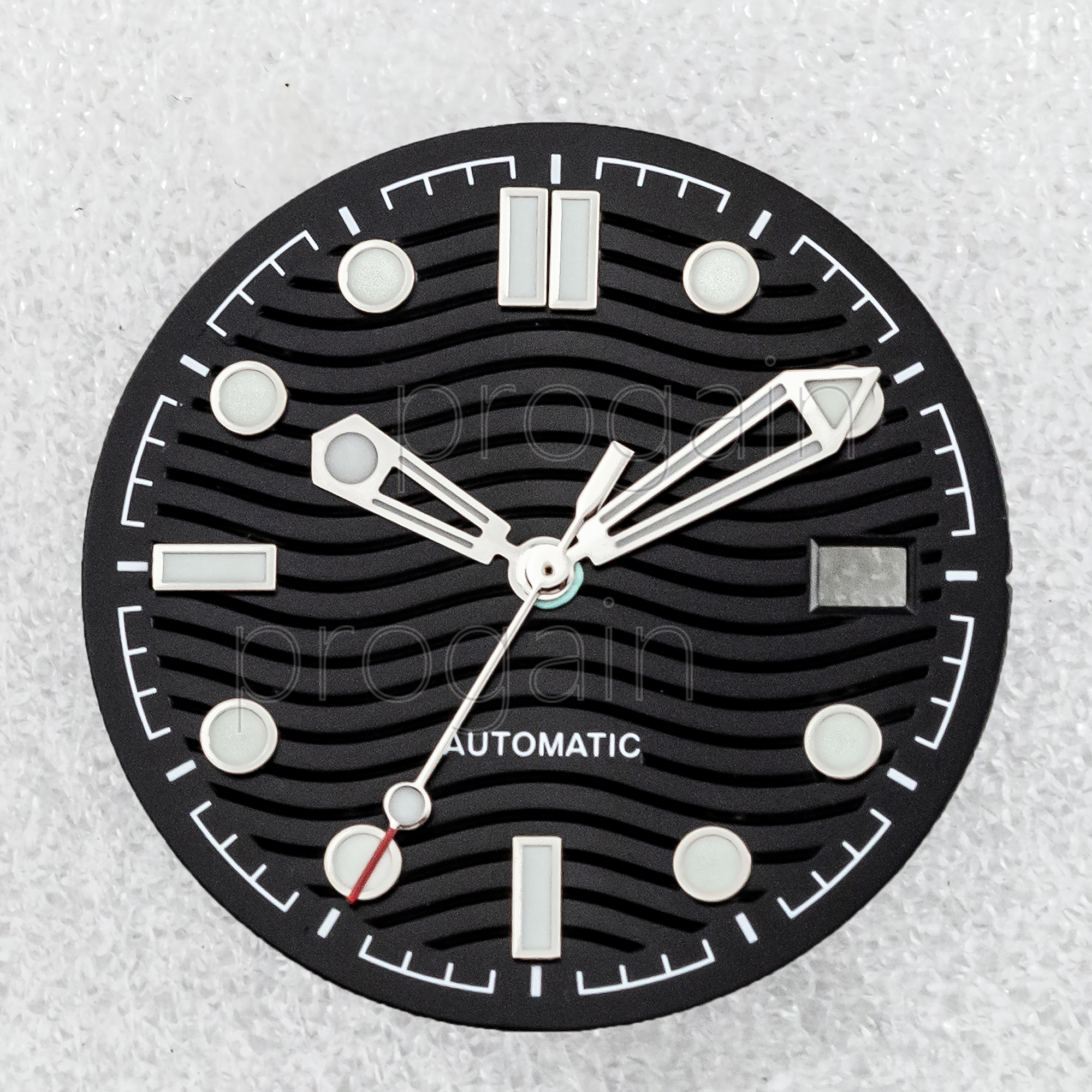 NH35 Dial Green Luminous Watch - مراجعة Luxury Watch With Green Dial وسعره