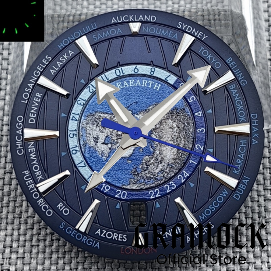 33.5mm Universal Time Blue Gre - مراجعة Luxury Watch With Green Dial وسعره