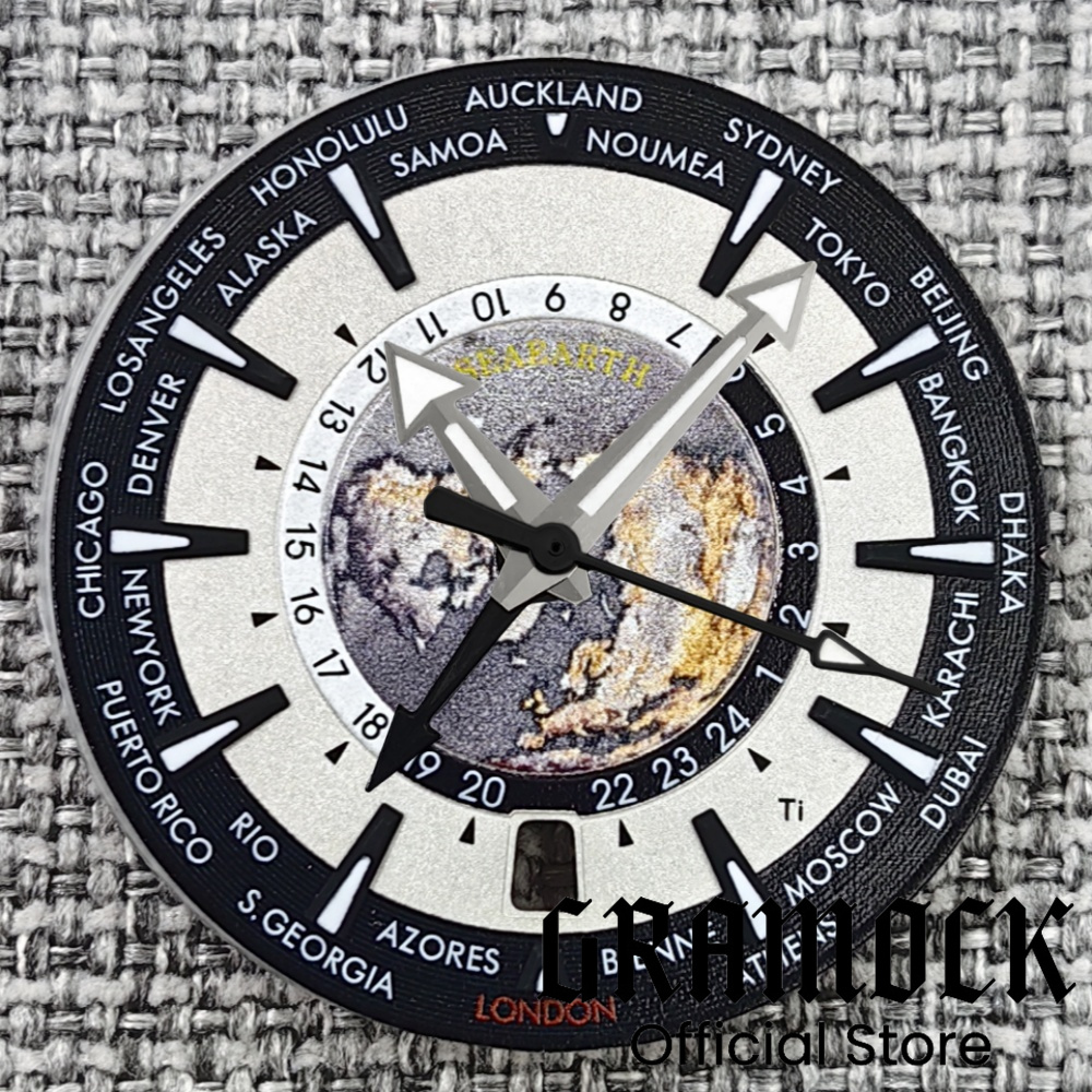 33.5mm Universal Time Blue Gre - مراجعة Luxury Watch With Green Dial وسعره