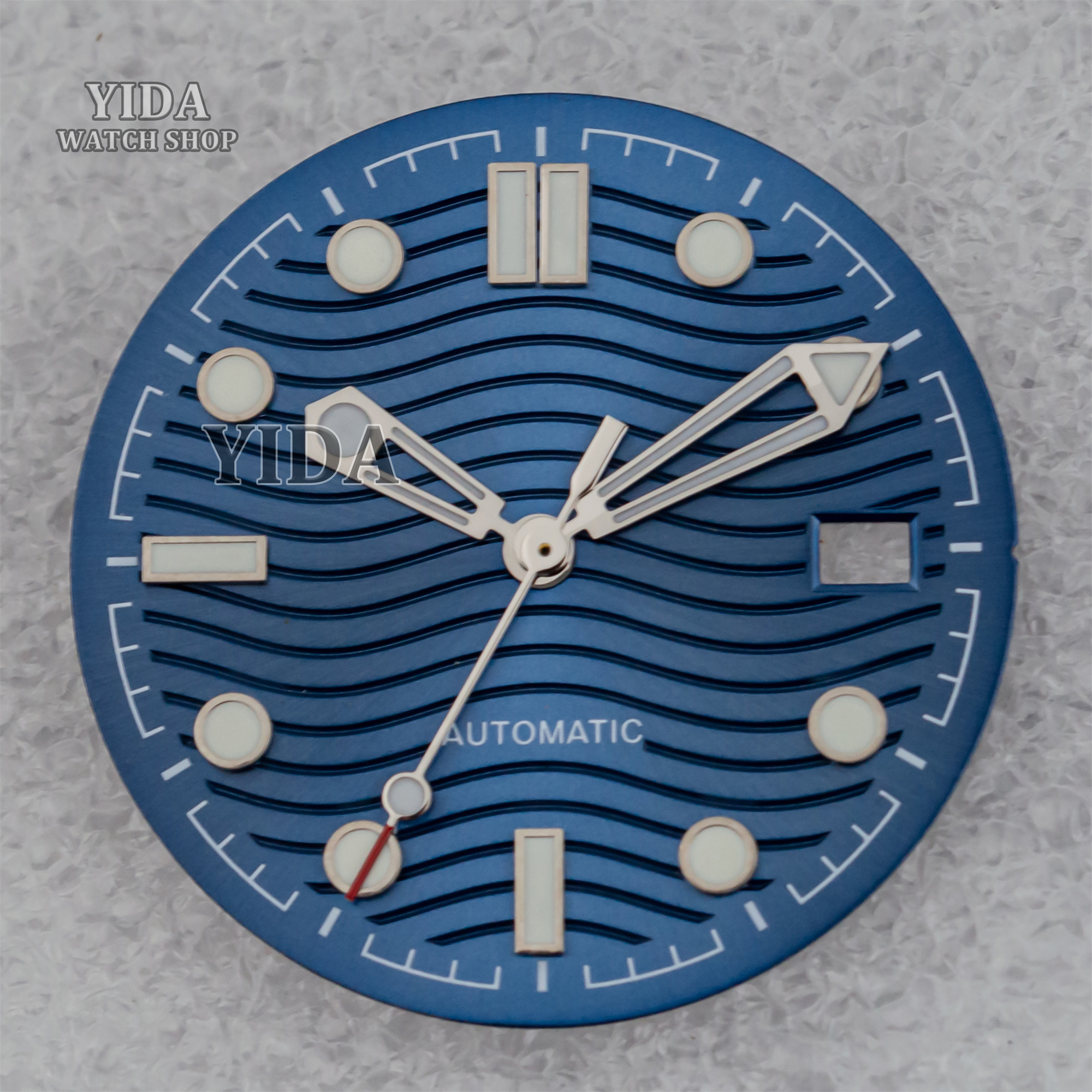 31mm NH35 Watch Dial Green Lum - مراجعة Luxury Watch With Green Dial وسعره