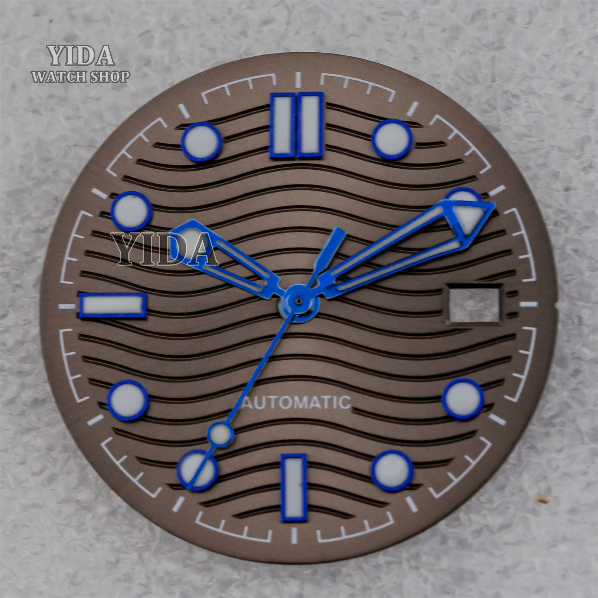 31mm NH35 Watch Dial Green Lum - مراجعة Luxury Watch With Green Dial وسعره