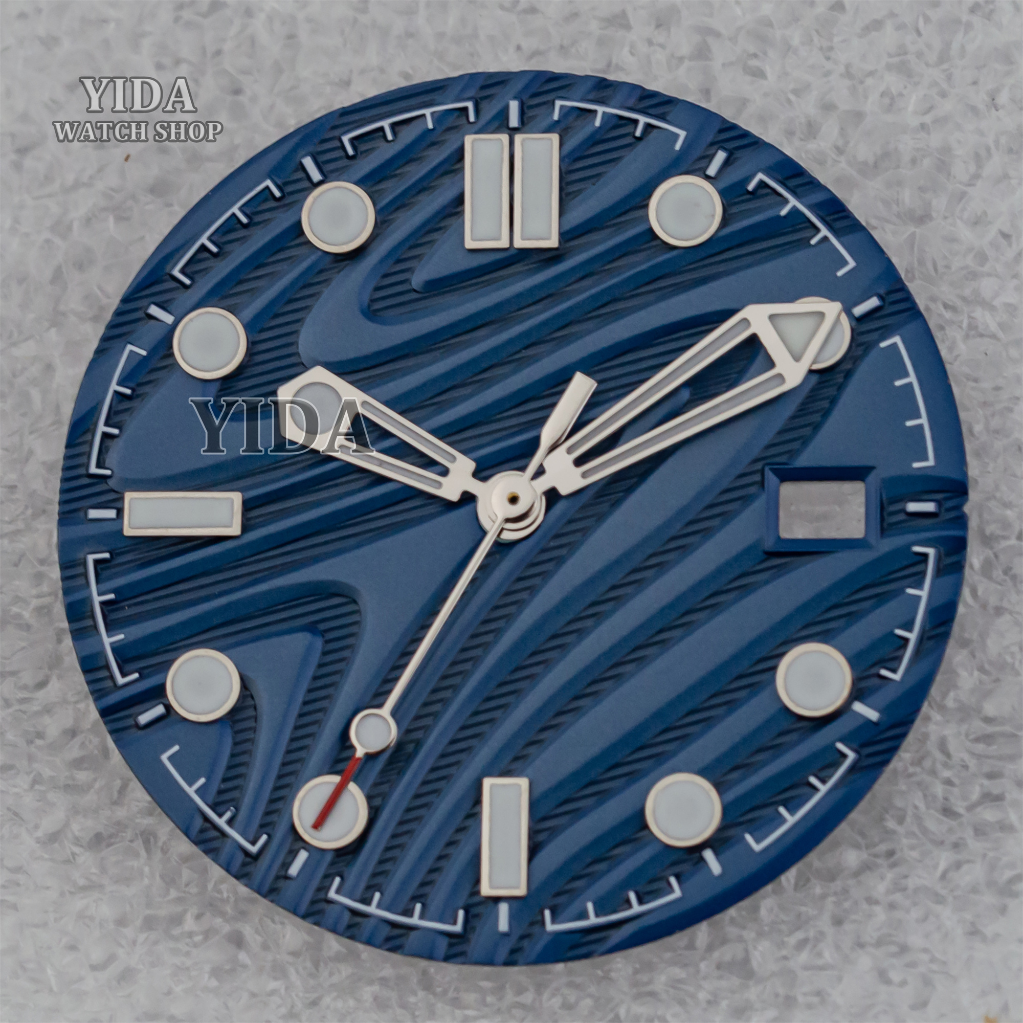 31mm NH35 Watch Dial Green Lum - مراجعة Luxury Watch With Green Dial وسعره