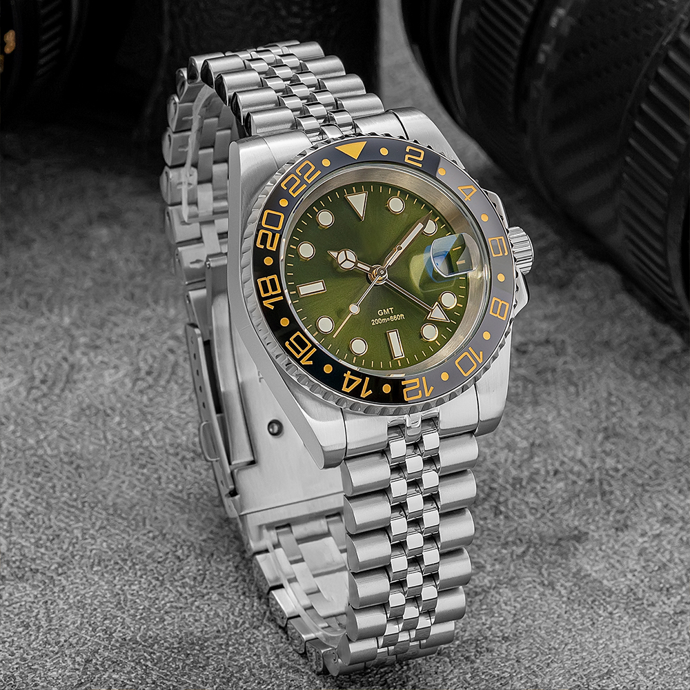 ADDIESDIVE Custom GMT Quartz W - مراجعة Luxury Watch La وسعره