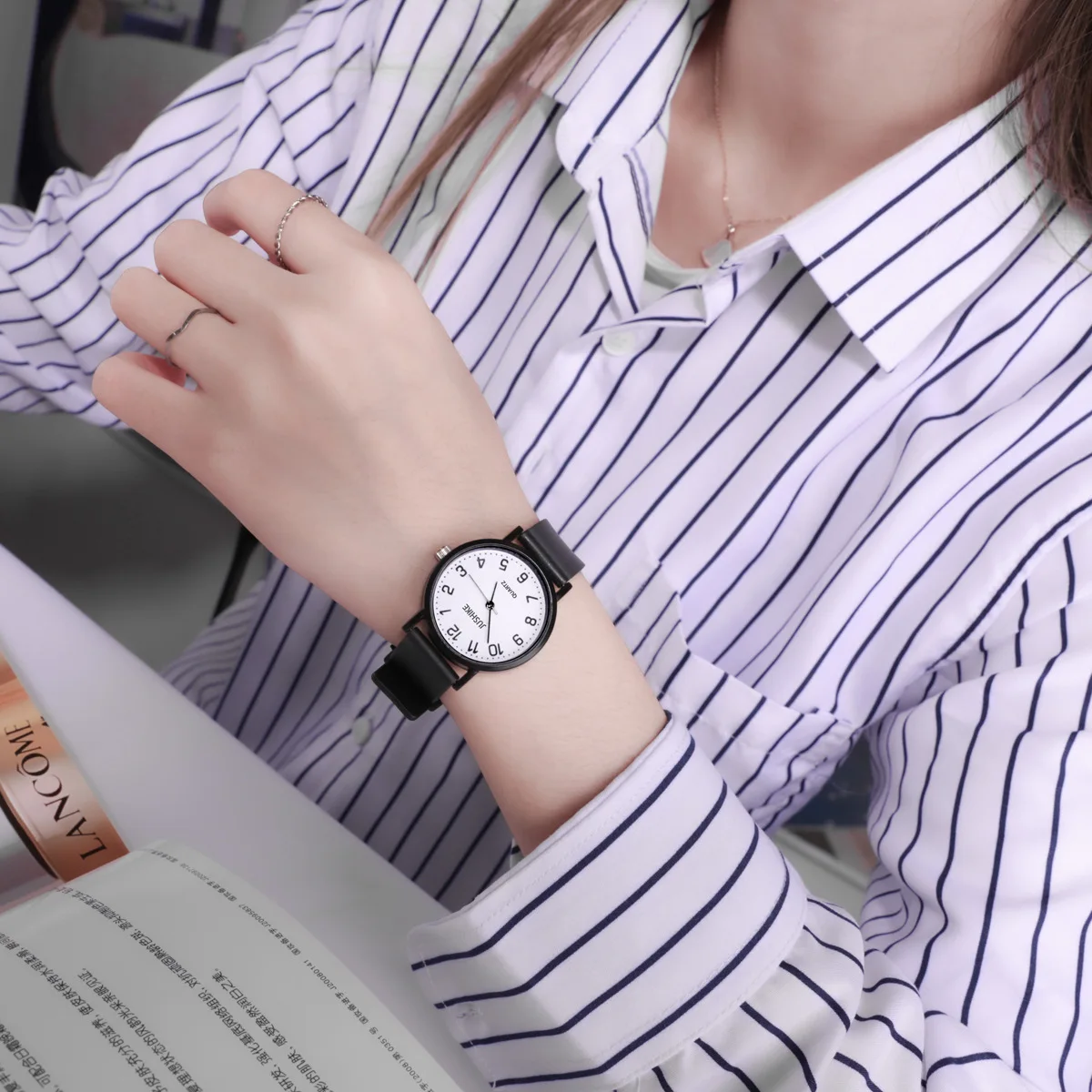 Simple Black Watch Quartz Watc - مراجعة Luxury Watch Girl وسعره